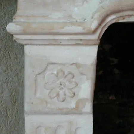 Le Clos De La Bouteille * Angers