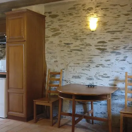 Le Clos De La Bouteille Apartment